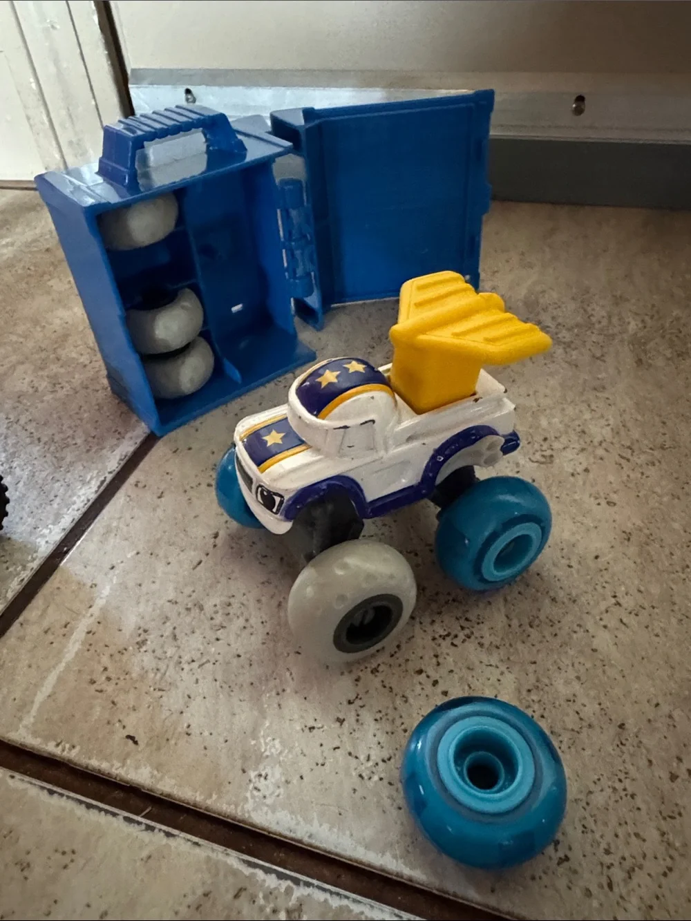Blaze and the Monster Machines Character Monster Truck Set